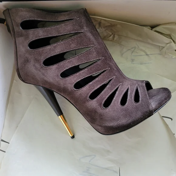 Guiseppe Zanotti - Picture 2 of 3